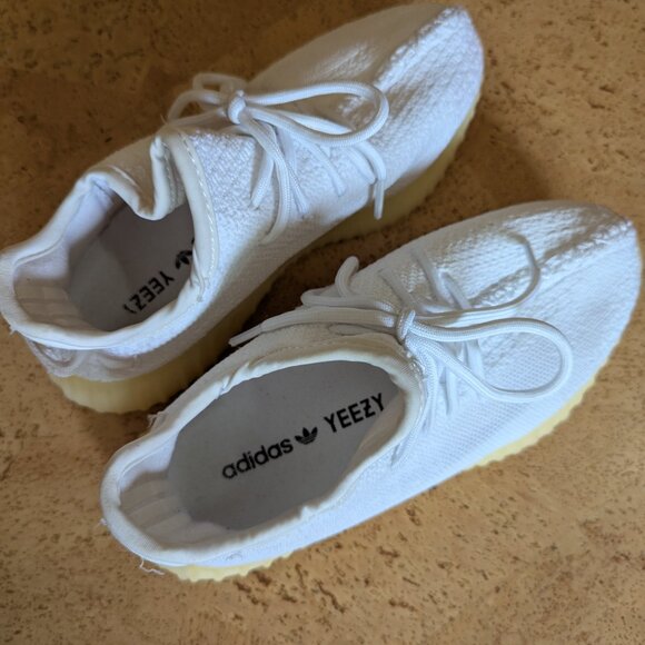 Yeezy 350 v2 size 6.5 euc - Picture 2 of 3